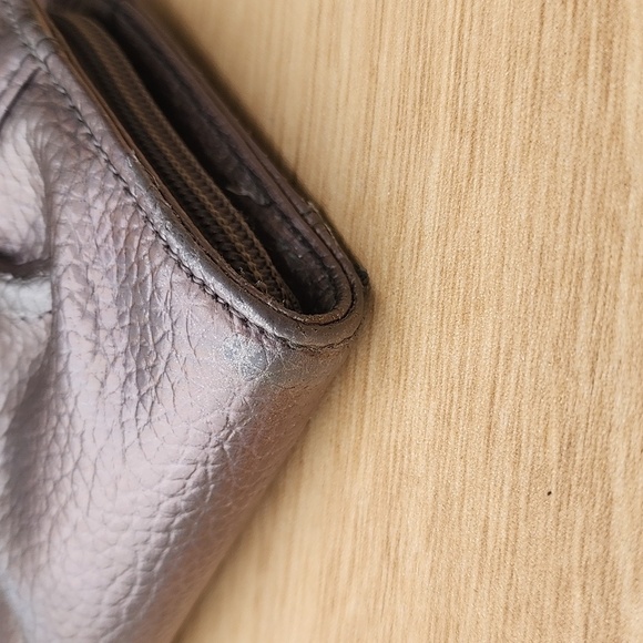 Juicy Couture Iridescent Convertible Purse Wallet - Picture 8 of 15